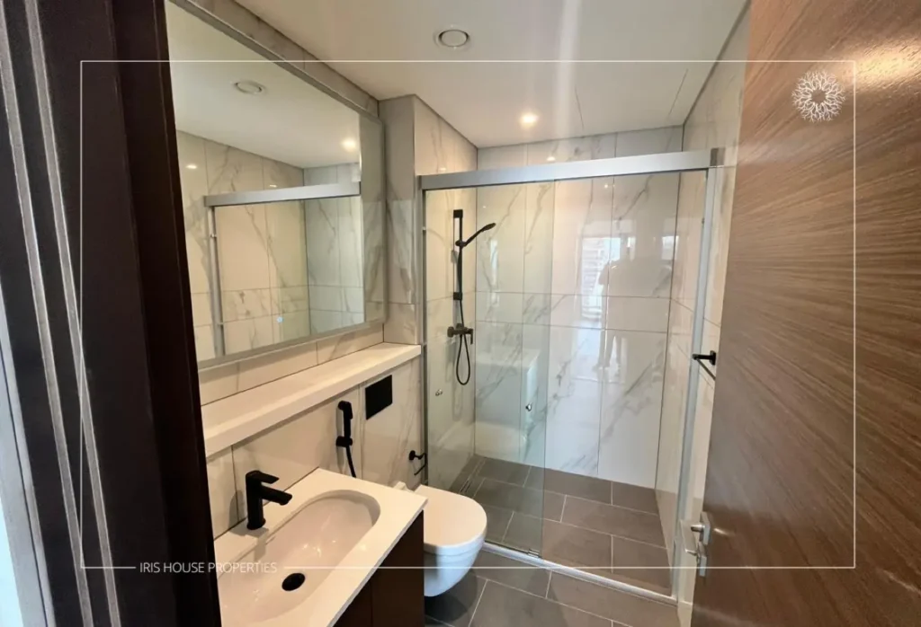 14951177-c4eb5o